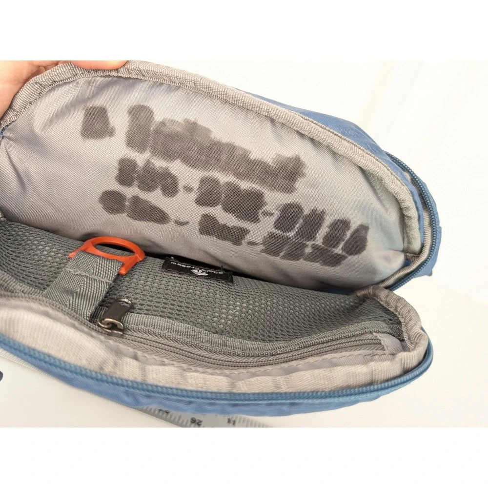Eagle Creek Site‎ Seeing Tablet Courier Blue Lightweight Crossbody Travel Bag